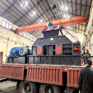 1200x800大型對輥破碎制砂機發(fā)往河南洛陽(yáng)